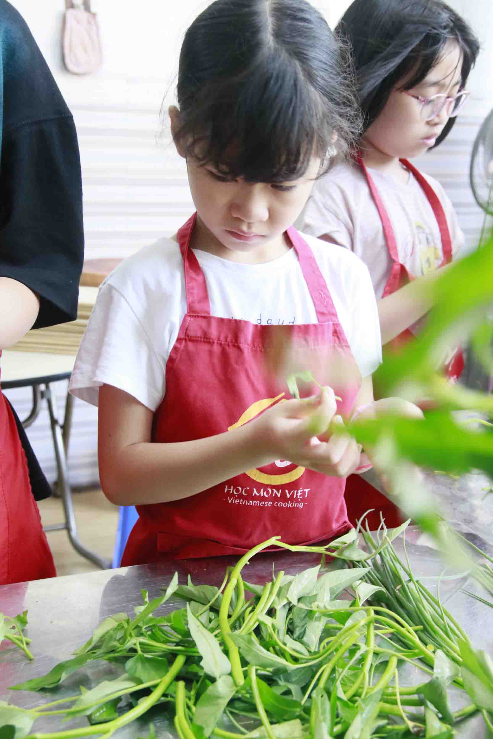 Lớp dạy nấu ăn gia đình cho trẻ em tại Hà Nội